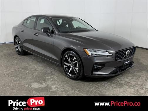2024 Volvo S60 B5 Core Dark Theme