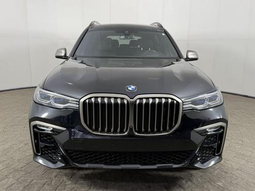 Black Sapphire Metallic 2022 BMW X7 M50i