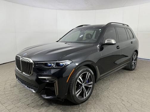 Black Sapphire Metallic 2022 BMW X7 M50i