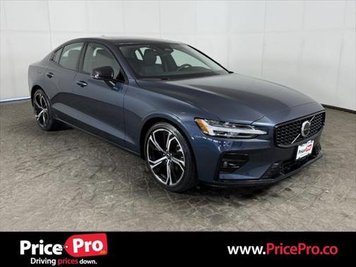 2024 Volvo S60 B5 Core Dark Theme