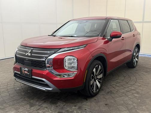Red Diamond 2025 Mitsubishi Outlander SE S-AWC