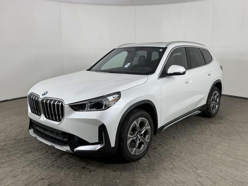 Mineral White Metallic 2026 BMW X1 xDrive28i