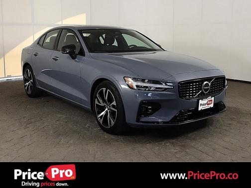 2024 Volvo S60 B5 Core Dark Theme