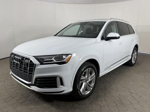 Glacier White Metallic 2023 Audi Q7 55 Premium Plus