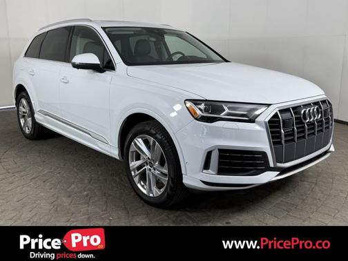 Glacier White Metallic 2023 Audi Q7 55 Premium Plus
