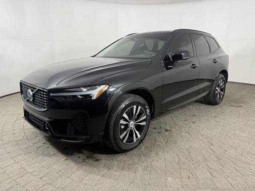 2024 Volvo XC60 Core Dark Theme AWD