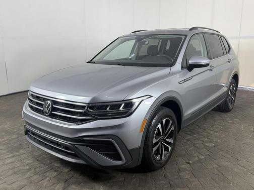Pyrite Silver Metallic 2023 Volkswagen Tiguan 2.0T SE 4MOTION