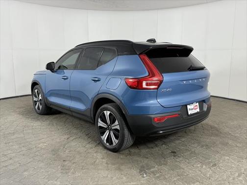 2023 Volvo XC40 Recharge Pure Electric Twin Plus