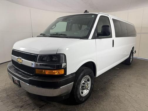 Summit White 2025 Chevrolet Express 3500 RWD 3500 155 LT