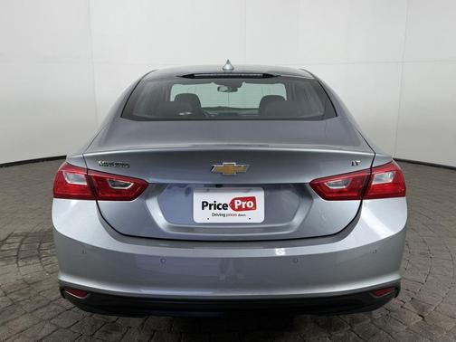 Sterling Grey Metallic 2024 Chevrolet Malibu 4dr Sdn 1LT