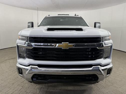 Summit White 2025 Chevrolet Silverado 3500 LT