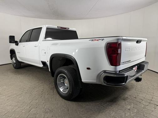 Summit White 2025 Chevrolet Silverado 3500 LT