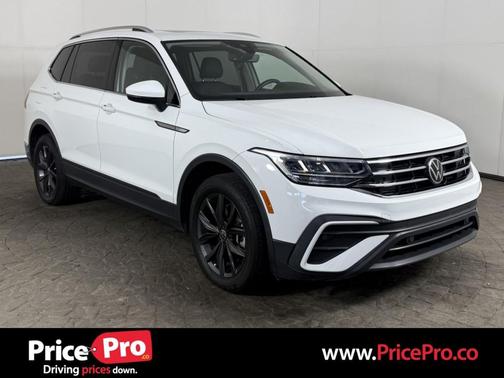 Pure White 2022 Volkswagen Tiguan 2.0T SE