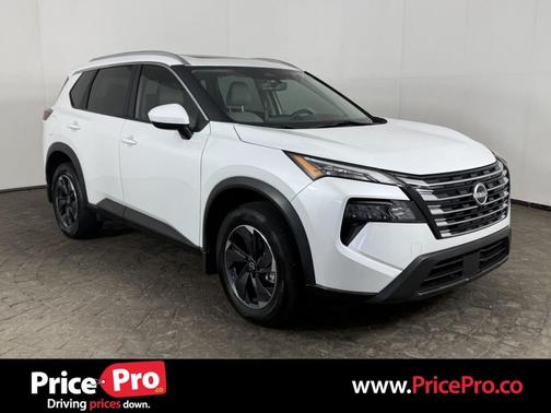 Everest White Pearl 2024 Nissan Rogue SV