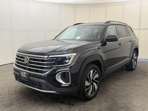 Deep Black Pearl 2025 Volkswagen Atlas 2.0T SE w/Technology 4MOTION
