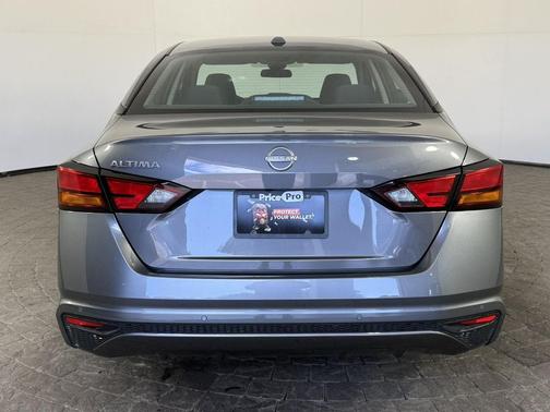 Gun Metallic 2025 Nissan Altima SV FWD