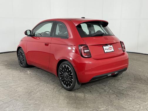 2024 FIAT 500e INSPI(RED) FWD