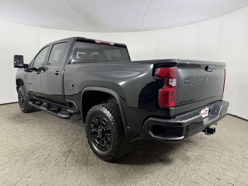 Black 2022 Chevrolet Silverado 2500 LT