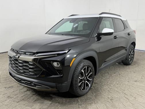 Mosaic Black Metallic 2025 Chevrolet Trailblazer ACTIV