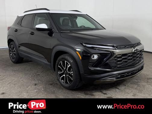 Mosaic Black Metallic 2025 Chevrolet Trailblazer ACTIV