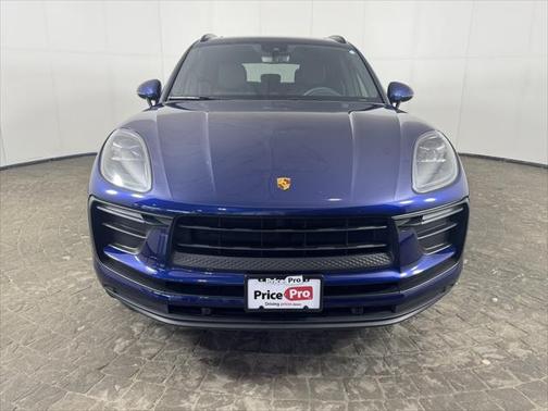 2022 Porsche Macan Base