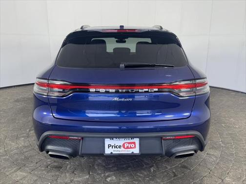 2022 Porsche Macan Base