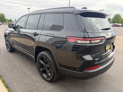 Diamond Black Crystal Pearlcoat 2021 Jeep Grand Cherokee L Altitude