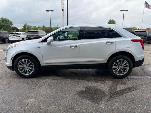 Crystal White Tricoat 2017 Cadillac XT5 Luxury