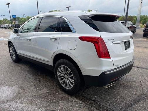 Crystal White Tricoat 2017 Cadillac XT5 Luxury