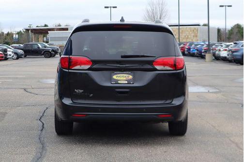 2020 Chrysler Pacifica Touring-L Plus