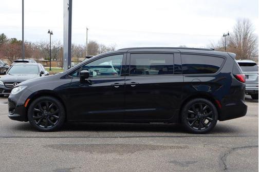 2020 Chrysler Pacifica Touring-L Plus
