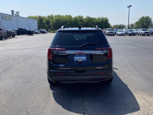 2022 GMC Acadia AWD AT4
