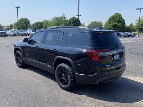 2022 GMC Acadia AWD AT4
