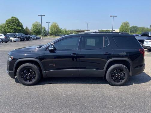 2022 GMC Acadia AWD AT4