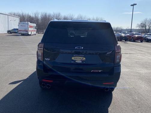 2023 Chevrolet Tahoe 4WD RST
