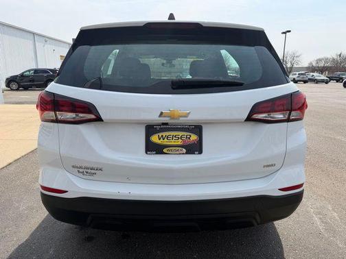 Summit White 2022 Chevrolet Equinox LS