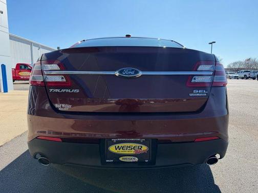 2016 Ford Taurus SEL