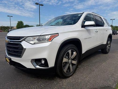 Iridescent Pearl Tricoat 2019 Chevrolet Traverse LT Leather