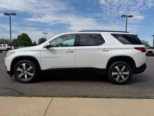 Iridescent Pearl Tricoat 2019 Chevrolet Traverse LT Leather