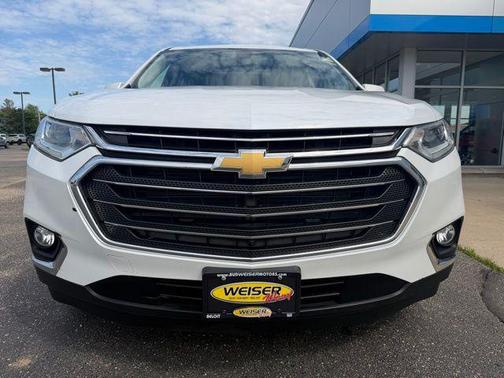 Iridescent Pearl Tricoat 2019 Chevrolet Traverse LT Leather