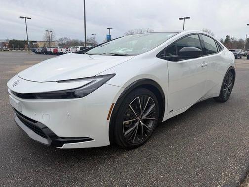 2024 Toyota Prius XLE