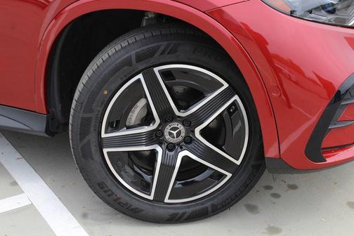 MANUFAKTUR Cardinal Red Metallic 2023 Mercedes-Benz GLC 300 Base 4MATIC