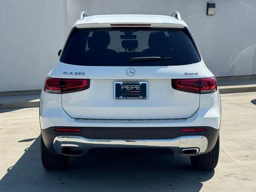 Polar White 2022 Mercedes-Benz GLB 250 Base 4MATIC
