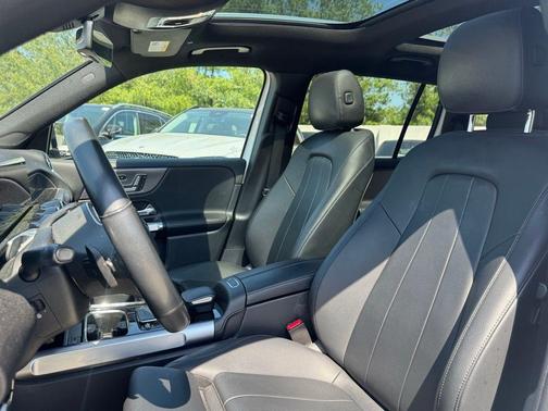 Polar White 2022 Mercedes-Benz GLB 250 Base 4MATIC