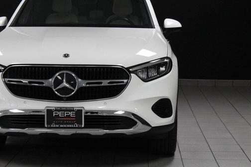 2023 Mercedes-Benz GLC 300 Base 4MATIC
