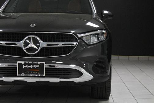 Graphite Gray Metallic 2026 Mercedes-Benz GLC 300 Base 4MATIC