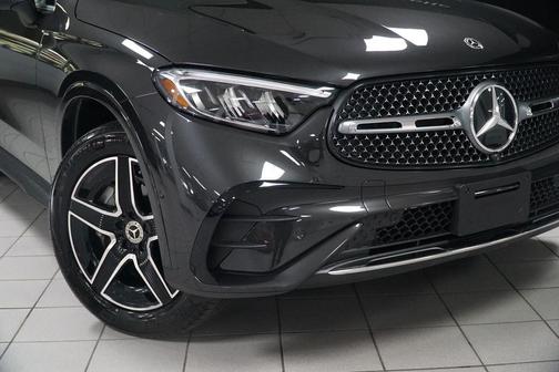 Graphite Gray Metallic 2026 Mercedes-Benz GLC 300 Base 4MATIC
