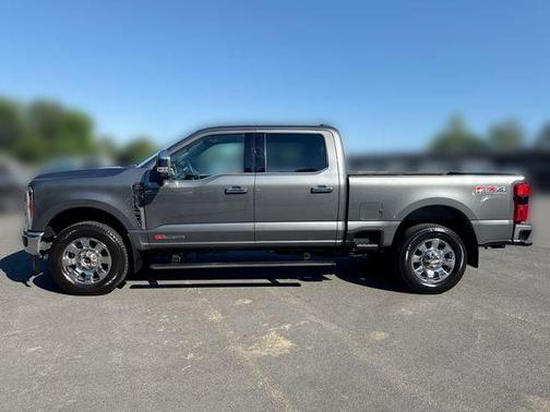 CARBONIZED GRAY 2025 Ford F-350 Lariat