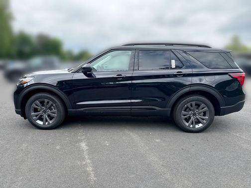 AGATE BLACK METALLIC 2026 Ford Explorer Active w/200A Pkg