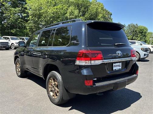 2020 Toyota Land Cruiser Base